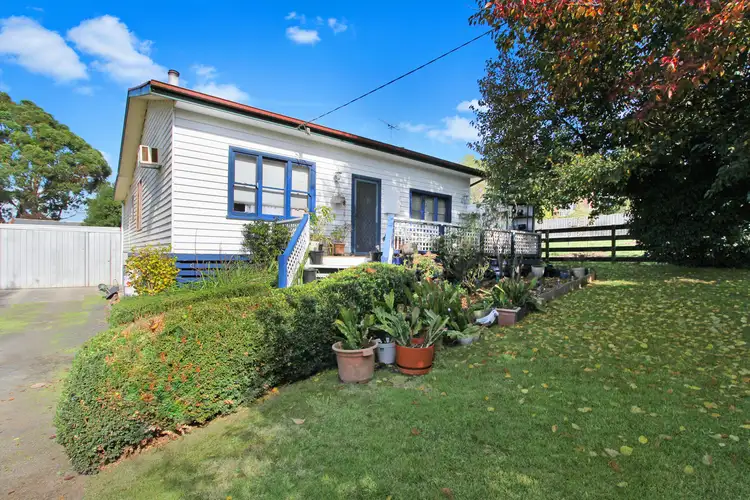 38 Giles Street, Mirboo North VIC 3871
