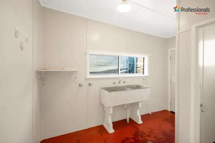 Seventh view of Homely house listing, 16 Castlereagh Avenue, Mount Austin NSW 2650