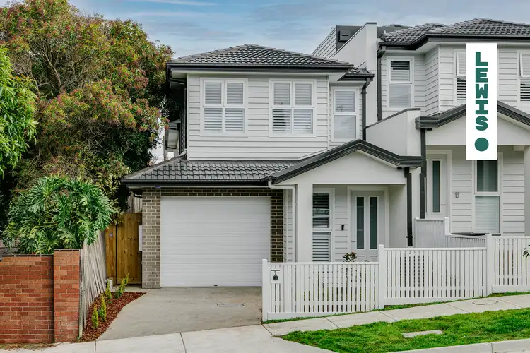 7 Caravelle Crescent, Strathmore Heights VIC 3041
