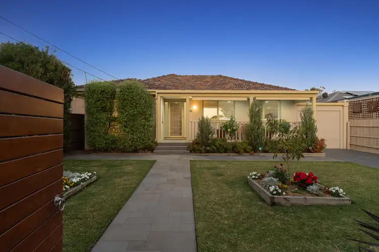 10 Prince Crescent, Seaford VIC 3198