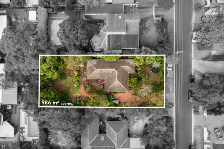 17 Koetong Parade, Mount Eliza VIC 3930
