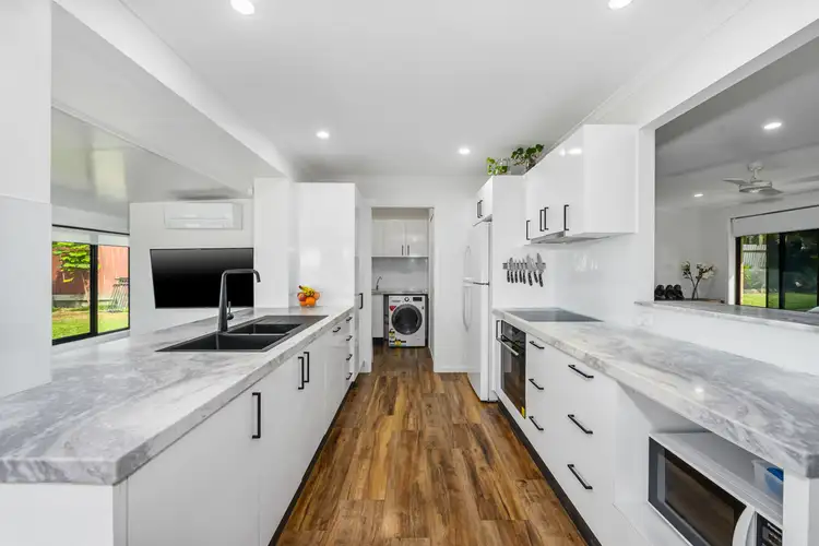 4 Suntory Court, Highland Park QLD 4211