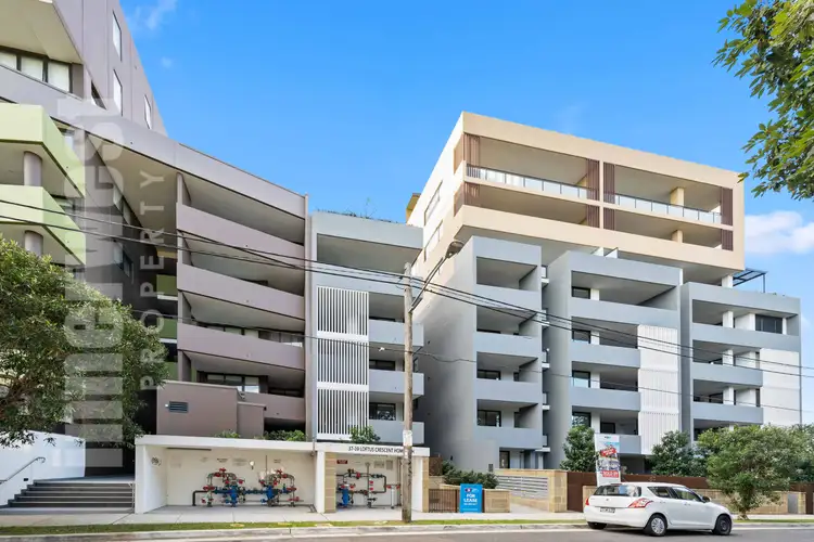 37-39 LOFTUS Crescent