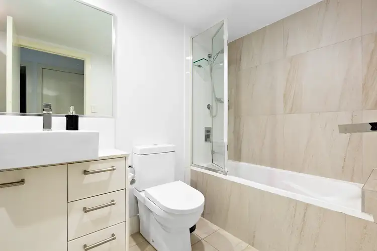 Sixth view of Homely unit listing, 2/275 Cornwall Street, Greenslopes QLD 4120