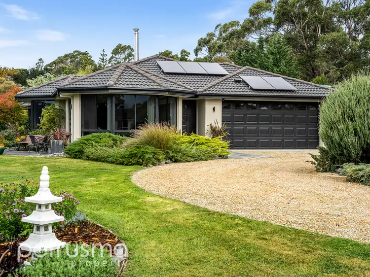 8 Englefield Drive