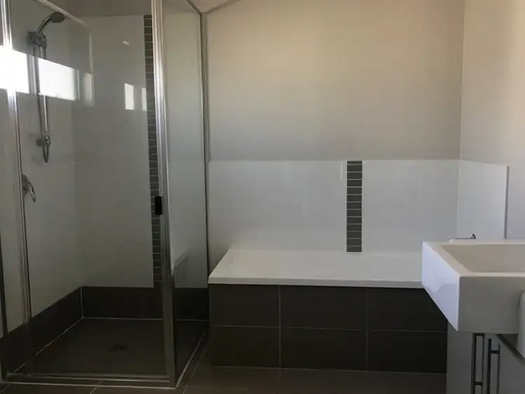 Fifth view of Homely unit listing, 2/15-17 Roberts Street, Emerald QLD 4720