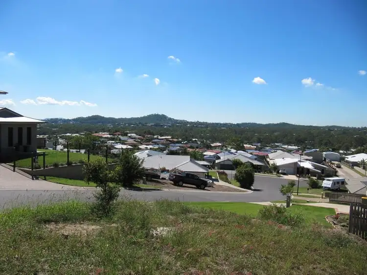 7 Eucalyptus Place, Kirkwood QLD 4680