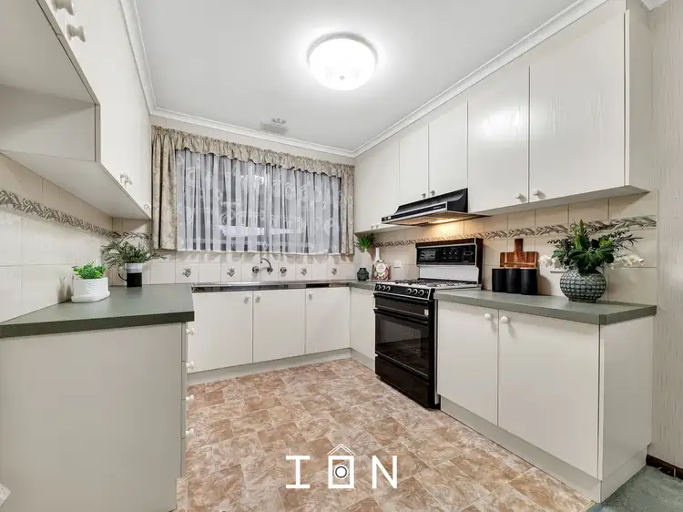 Fourth view of Homely house listing, 2 Cranbourne Drive, Cranbourne VIC 3977