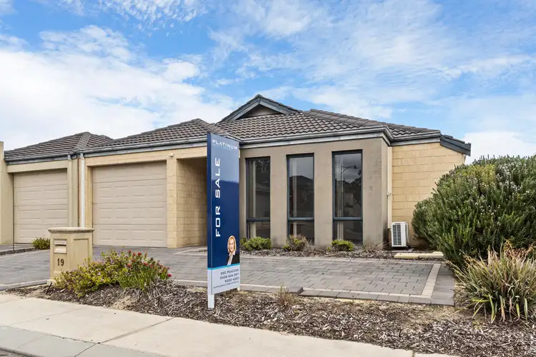 19 Peebles Cross, Sinagra WA 6065