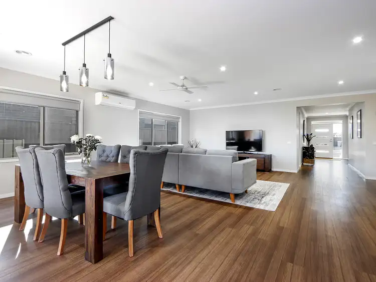 Third view of Homely house listing, 7 Lazzaro Crescent, Sale VIC 3850