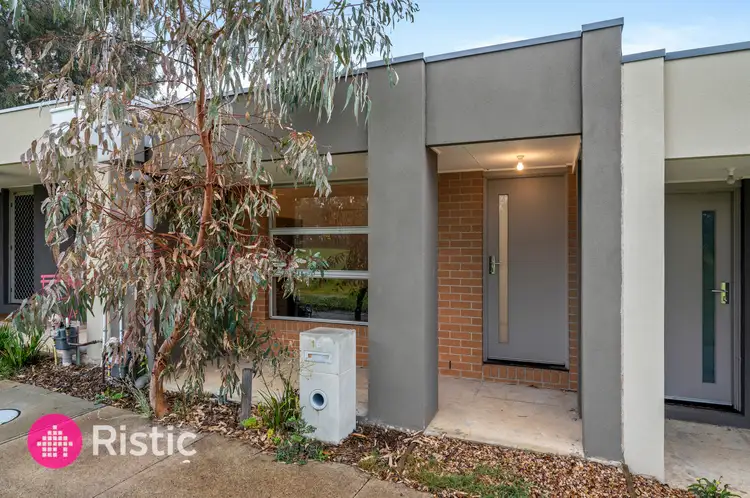 16 Flourish Walk, Doreen VIC 3754