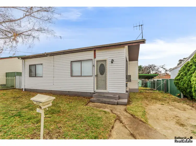 11 Moresby Way, West Bathurst NSW 2795