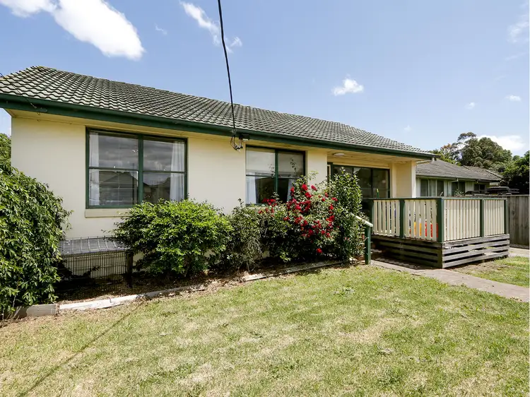 13 Alexandra Avenue, Sale VIC 3850