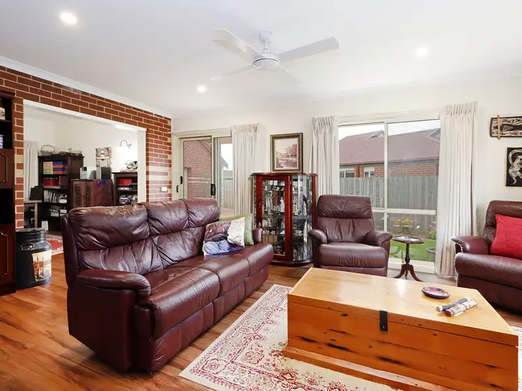 Fifth view of Homely house listing, 2 Hakea Court, Sale VIC 3850