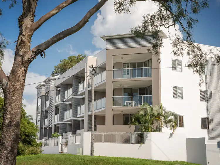 8/28 Lagoon Street, Sandgate QLD 4017