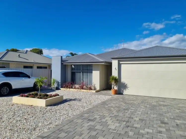 3 Earl Street