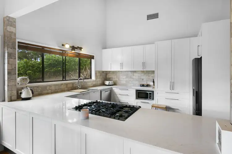 16 Carapook Crescent, Tallebudgera QLD 4228