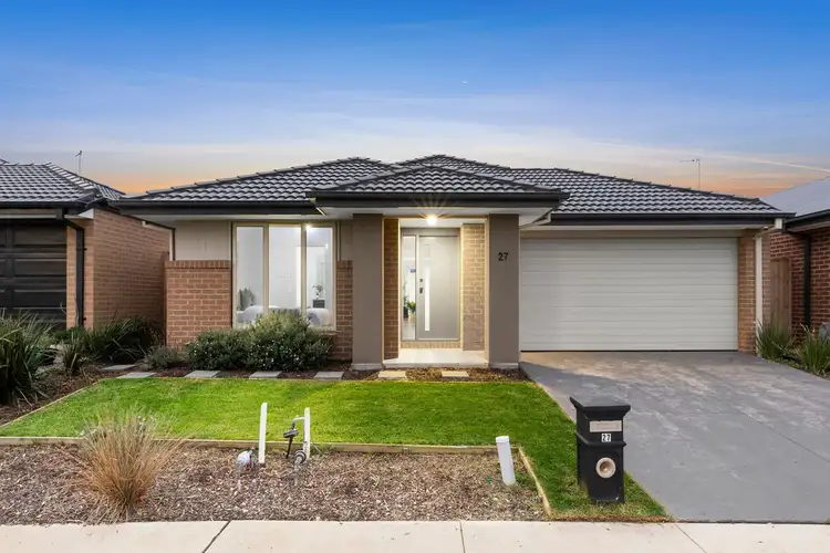 27 Naughtin Circuit, Charlemont VIC 3217