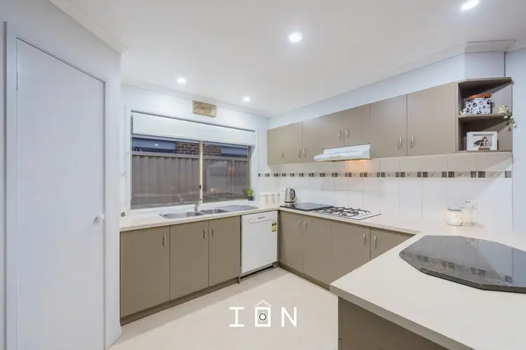 Fifth view of Homely house listing, 7 Butterfield Place, Cranbourne East VIC 3977