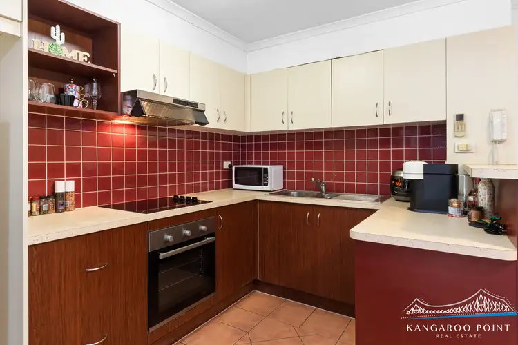 Third view of Homely apartment listing, 9/106 Linton Street, Kangaroo Point QLD 4169