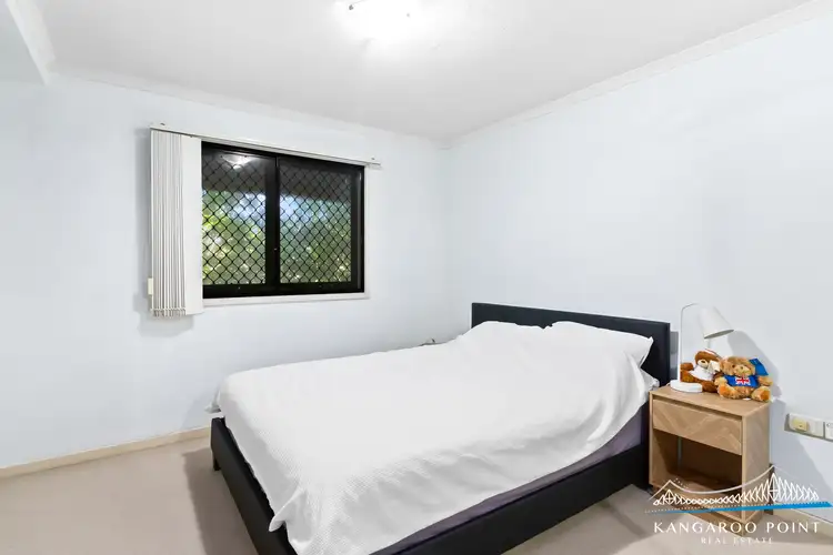 Fourth view of Homely apartment listing, 9/106 Linton Street, Kangaroo Point QLD 4169