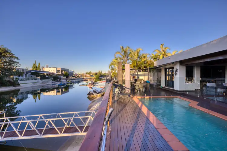 35 Poinciana Boulevard, Broadbeach Waters QLD 4218