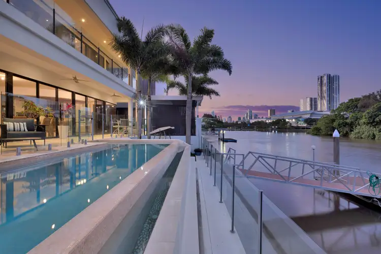 12 Lakeland Key, Broadbeach Waters QLD 4218