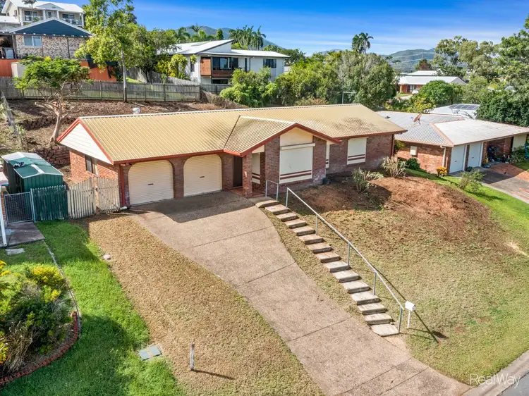 10 Leeds Avenue, Kawana QLD 4701