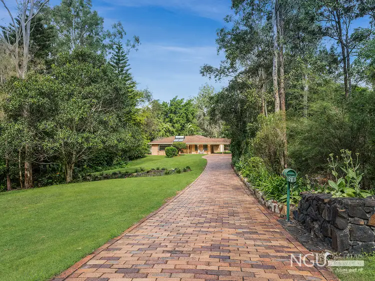 128 Phillip Crescent, Barellan Point QLD 4306