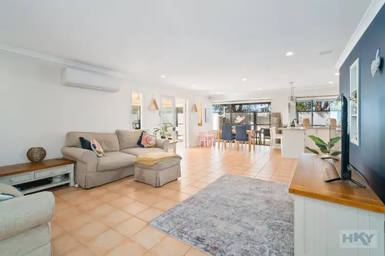 28 Garran Loop, Henley Brook WA 6055