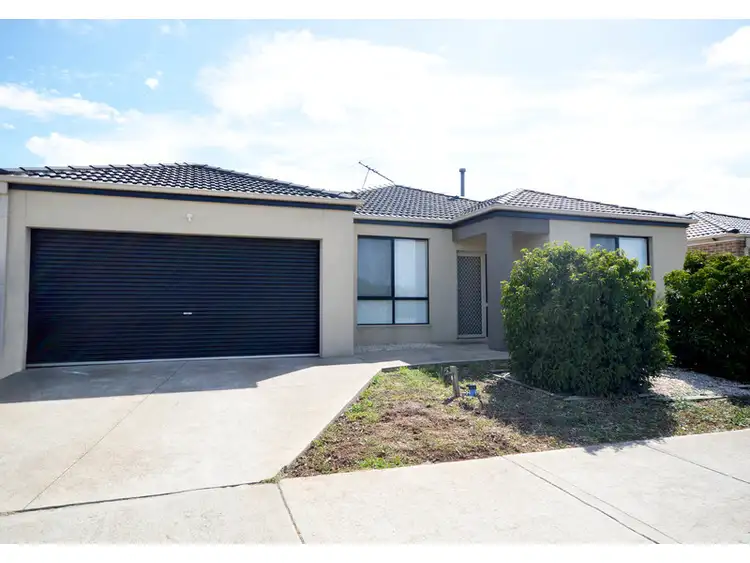 1/22 Bridlepath Drive, Truganina VIC 3029