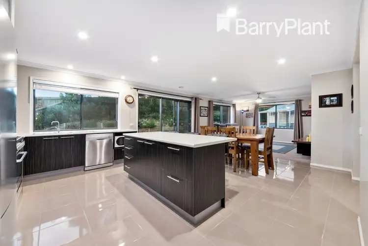 Fifth view of Homely house listing, 3 Heyington Place, Drouin VIC 3818