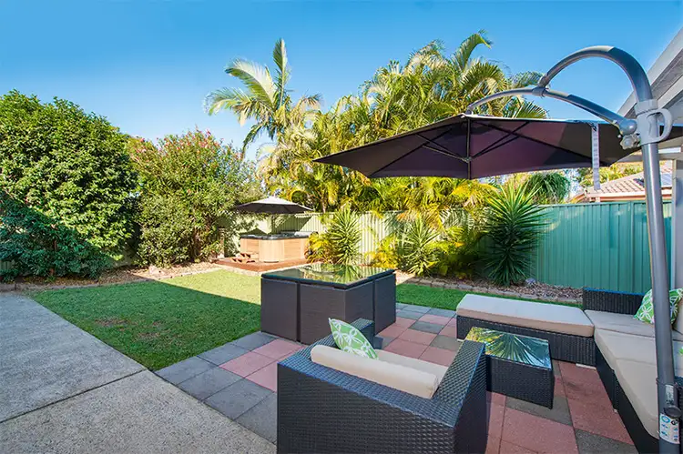 5 Triscay Place, Varsity Lakes QLD 4227