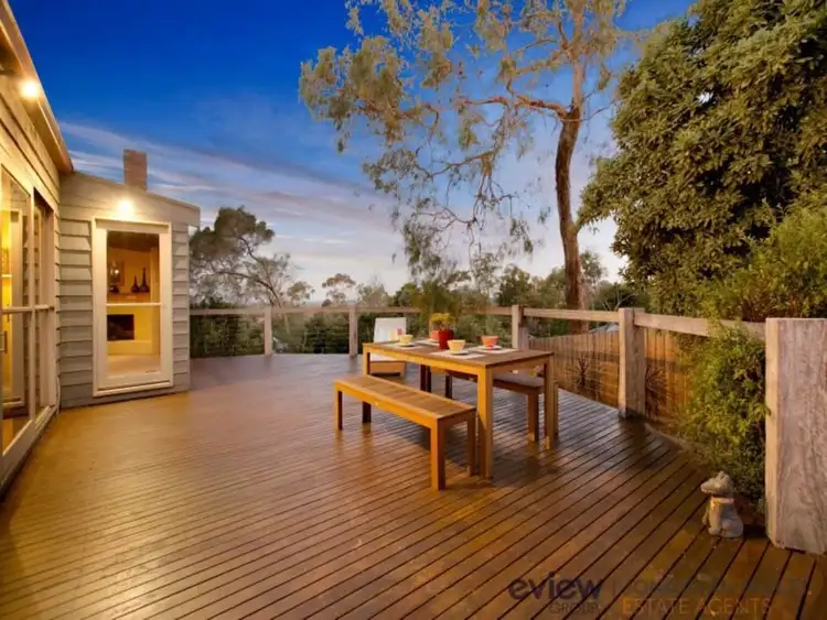 32 Quinns Parade, Mount Eliza VIC 3930
