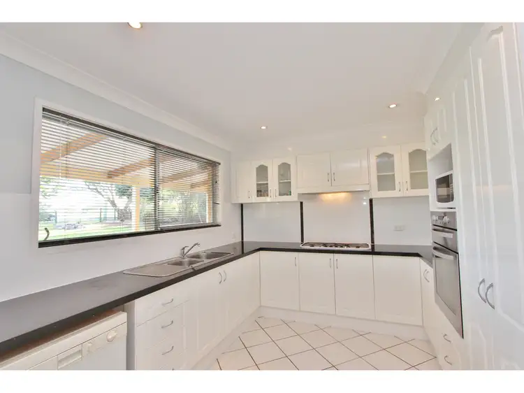 38 Islandview Street, Barellan Point QLD 4306