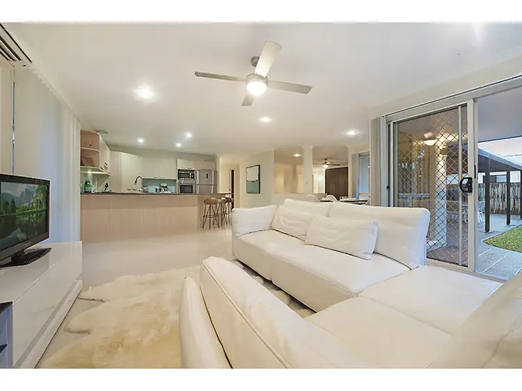 17 Fantail Place, Twin Waters QLD 4564