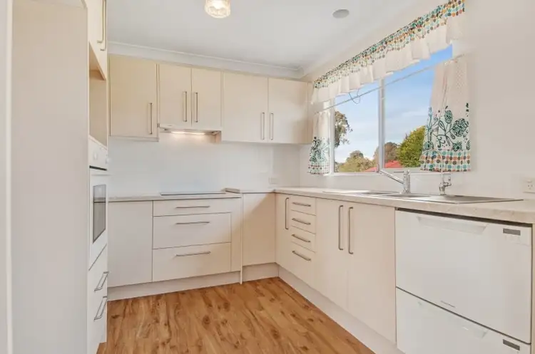 Second view of Homely house listing, 8 Geddes Close, Thornton NSW 2322