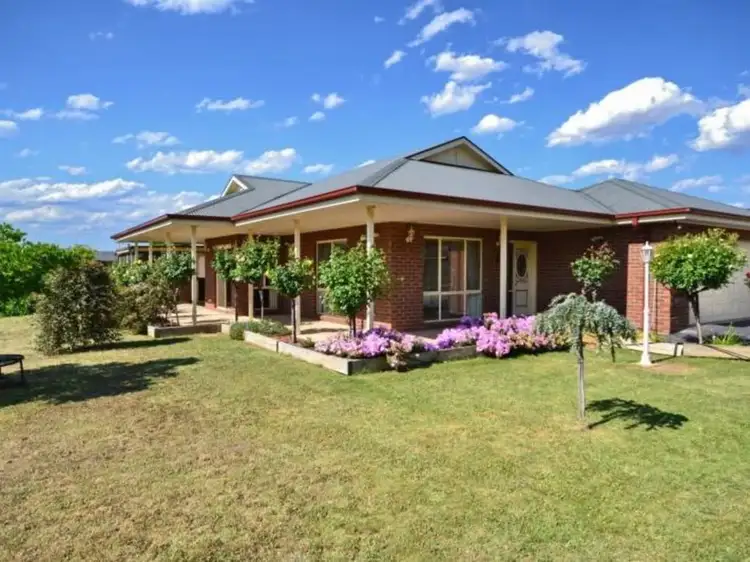 15 Stewart Street, Mansfield VIC 3722