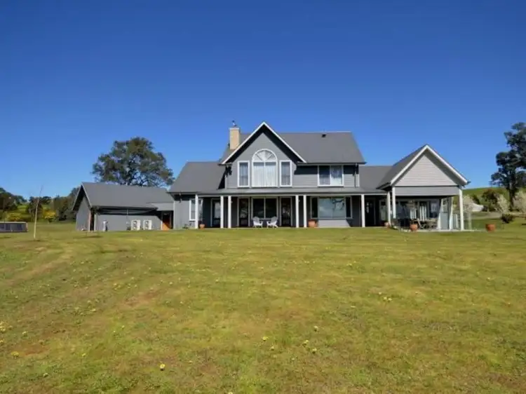 Second view of Homely house listing, 122 Merinda Way, Mansfield VIC 3722