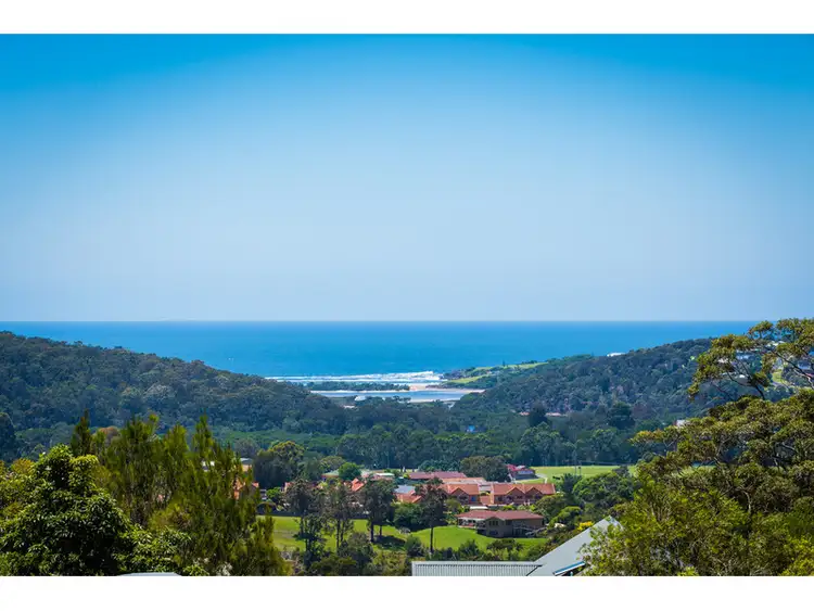 135 Merimbula Drive, Merimbula NSW 2548