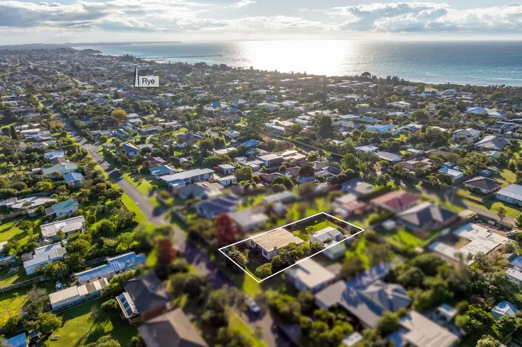 14 WARATAH Street, Rye VIC 3941