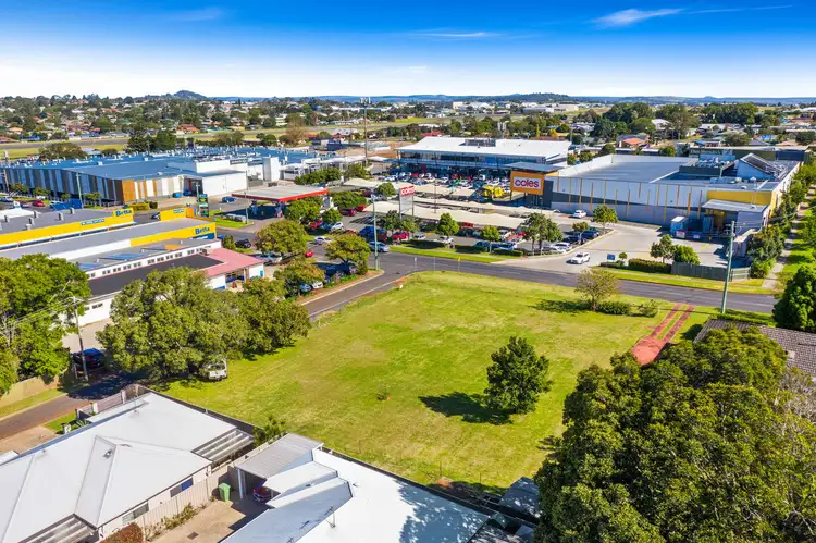 26-28 Erin Street, Wilsonton QLD 4350