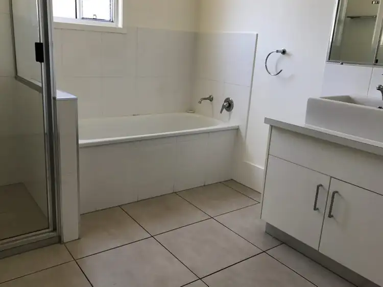 Fifth view of Homely unit listing, 5/55A Gray Street, Emerald QLD 4720