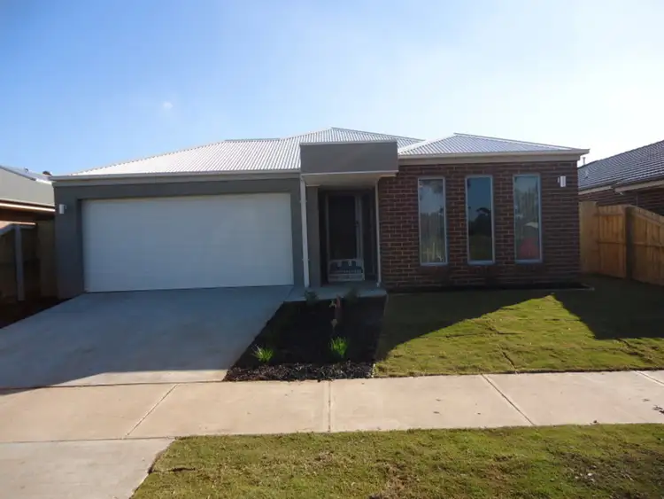 8 Billabong Avenue, Sale VIC 3850