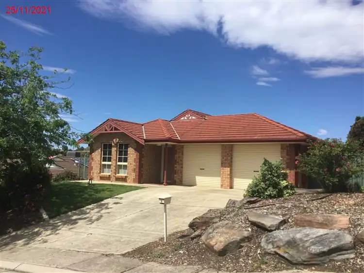 8 Holbrook Crescent, Greenwith SA 5125