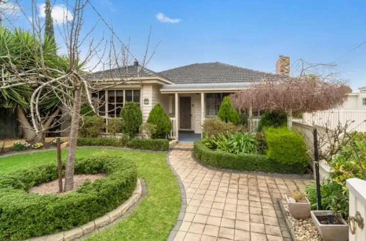 4 Seacrest Avenue, Seaford VIC 3198