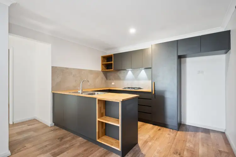33 Sixth Road, Armadale WA 6112
