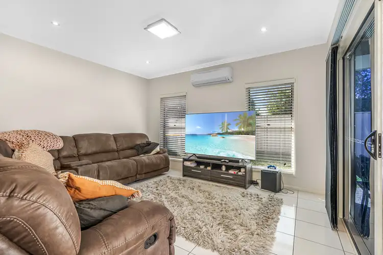 Sixth view of Homely unit listing, 2/35 Wright Street, Emerald QLD 4720