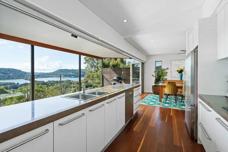 17 Penang Street, Point Clare NSW 2250
