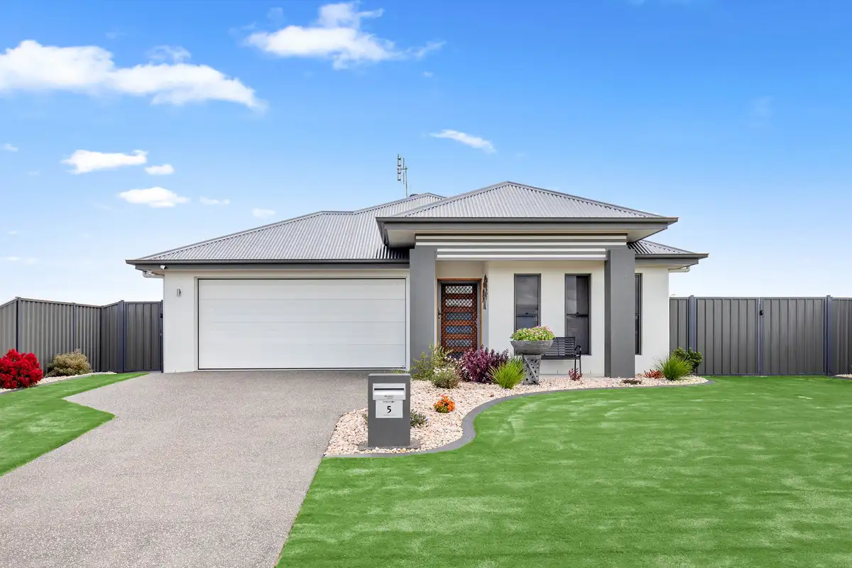 Main view of Homely house listing, 5 Canecutter Court, Kawungan QLD 4655